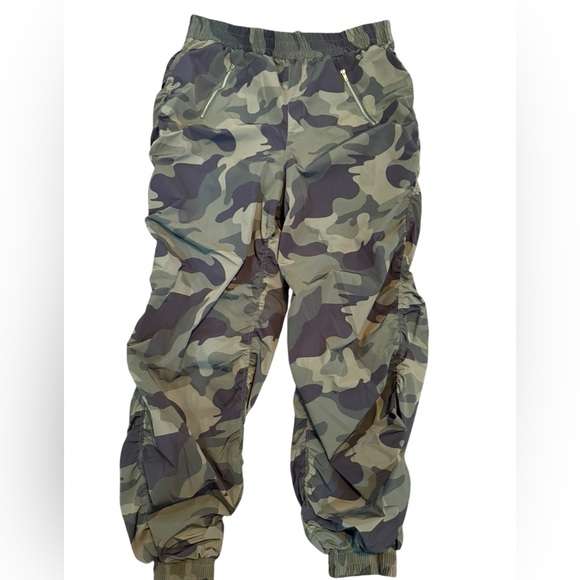 Women’s Rue + pull on nylon camo pants  NWOT Size 2X - Picture 2 of 11
